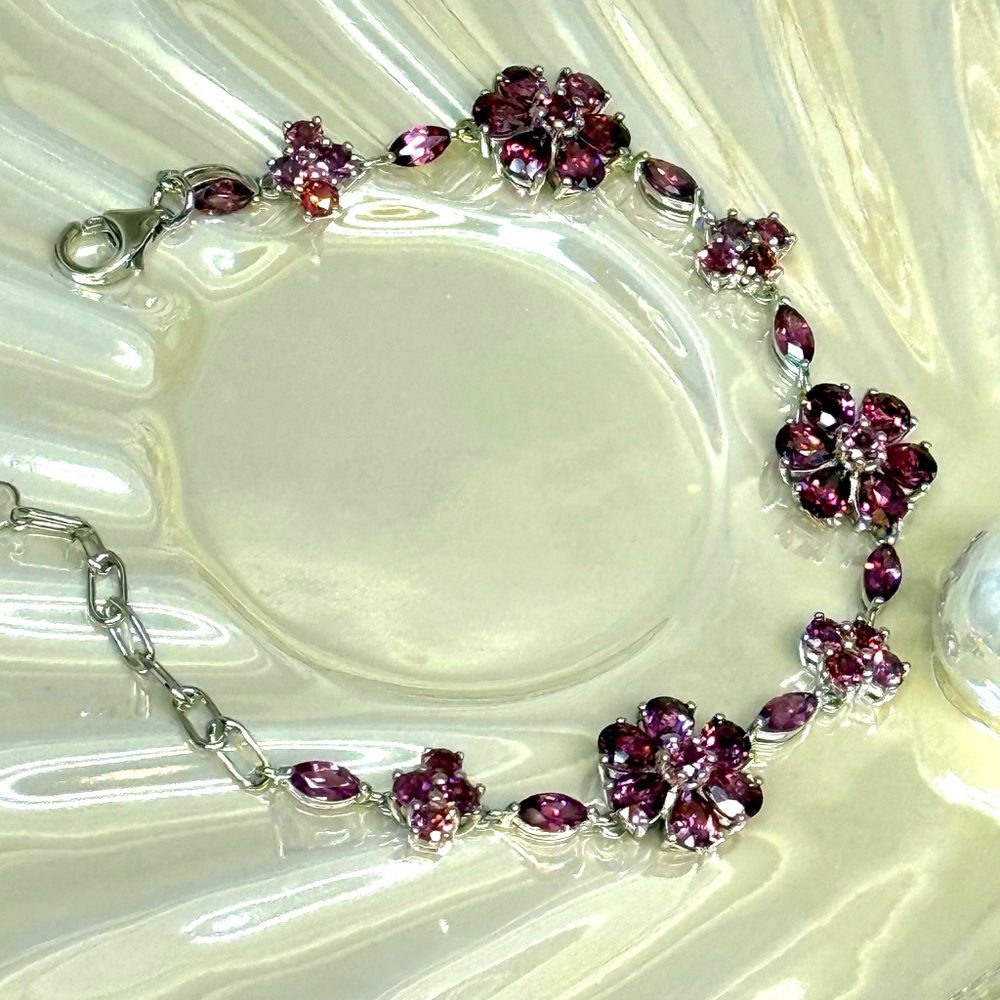 BG8 10.6CT Natural GRAPE Garnet (Rhodolite) FLOWER Bracelet Rhodium Silver S925